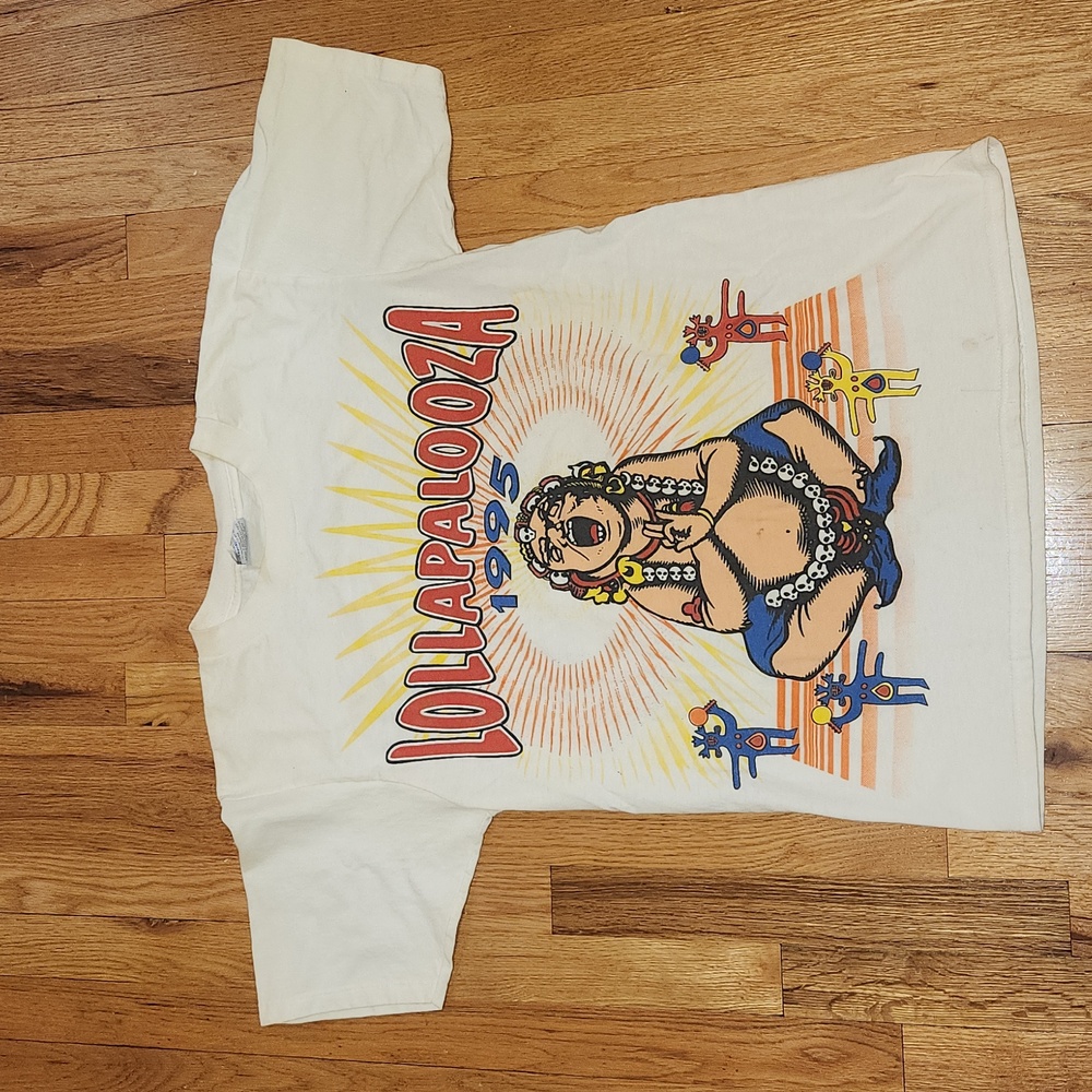 Lollapalooza 1995 tshirt. Mens medium. Gildan cotton shirt. Parking lot bootleg.